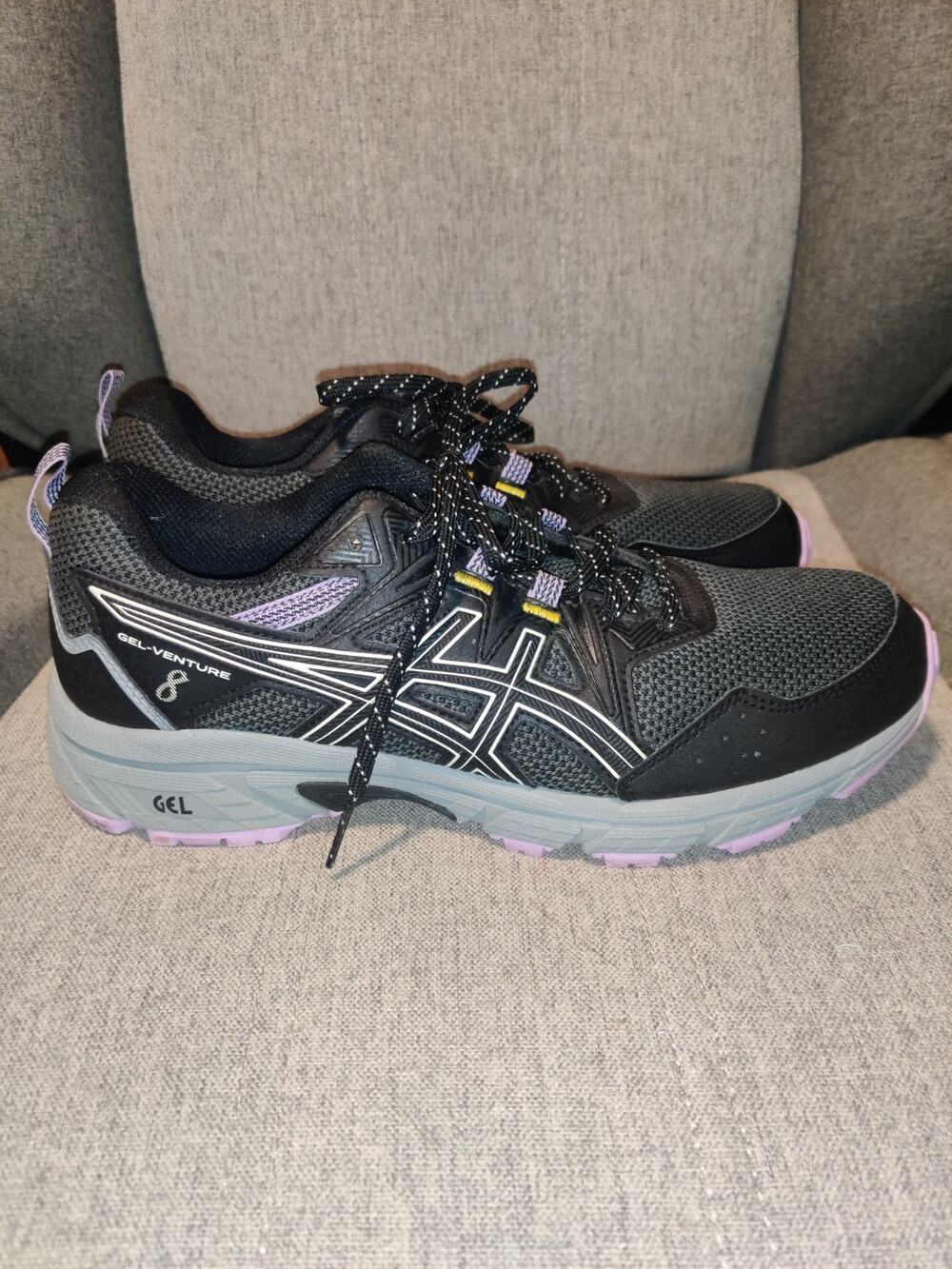 Size 9.5 - Asics Gel Venture 8 Black Ivory W